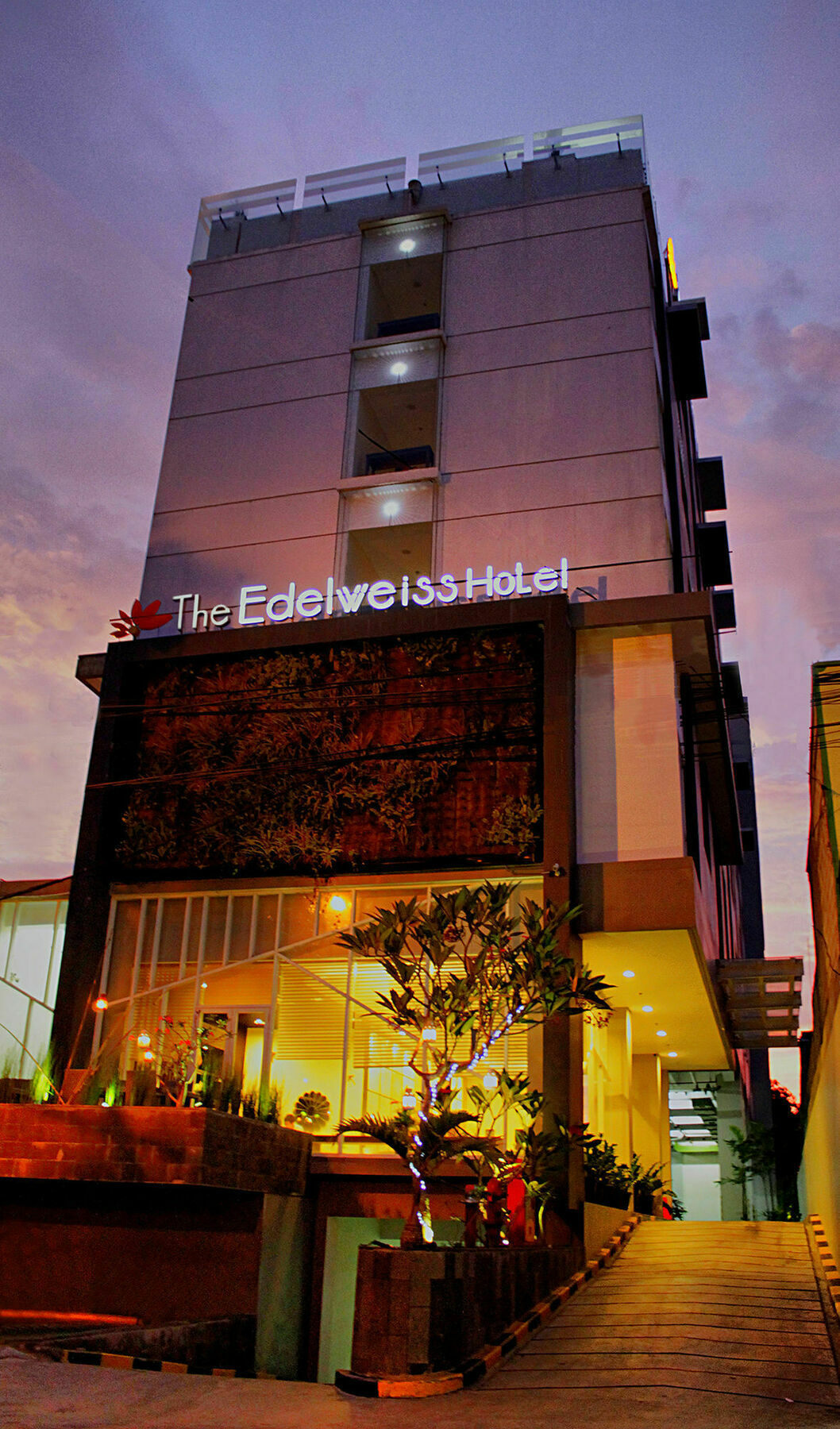 The Edelweiss Hotel 요그야카르타 외부 사진